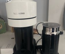 Nespresso Vertuo Next & Milk Frother
