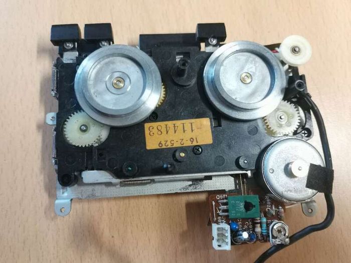Sony WM-F28 Walkman Cassette Player