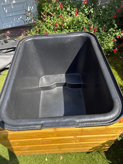 Outdoor Ice Bucket