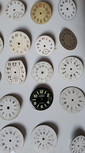 Selection of 32 Vintage Wrist & Fob Watch Dials