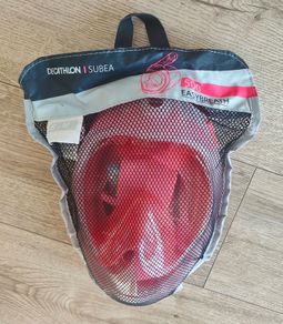 QUICK SALE (Moving out SALE): Decathlon Subea 500 Easybreath Snorkeling Mask (Size S-M) - Like New