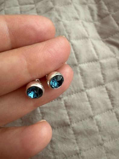 earrings pleated blue