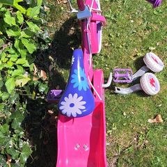 Bike with stabilisers