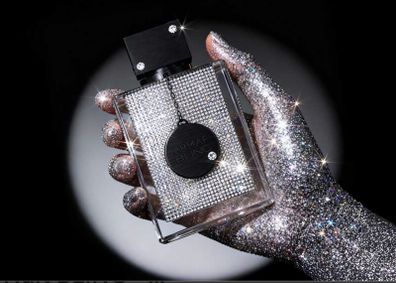 fragrance that doesn t ask for attention   it steals it, like moonlight reflecting off diamond dust