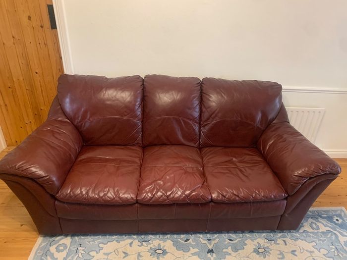 Burgundy 3-seater leather sofa