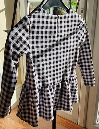 A fab Girls Top New Condition Age 8 to 9 Yrs