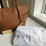 Michael Kors handbag (immaculate condition) Image 2