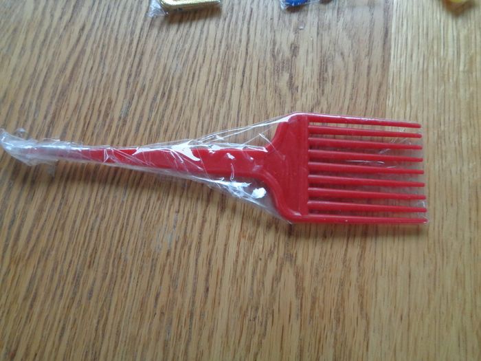 Hair Combs  x 6 for Sale