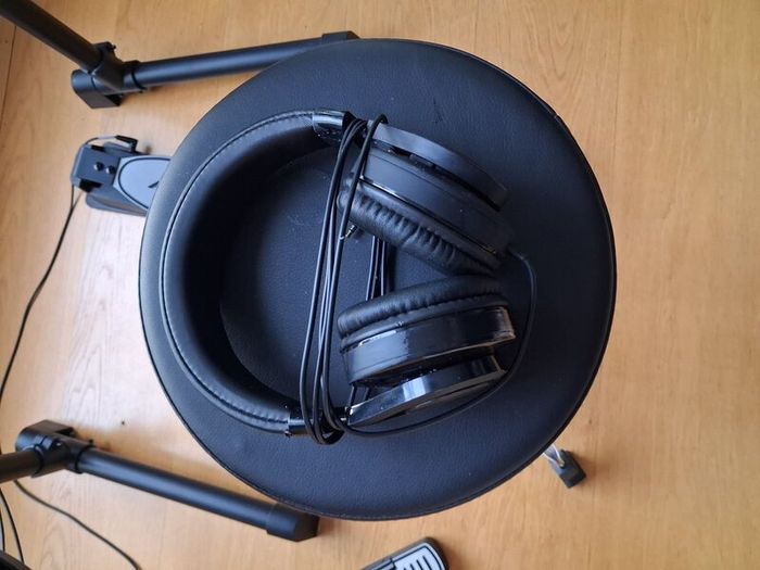 Alesis Turbo Mesh Electric Drum Kit with amp