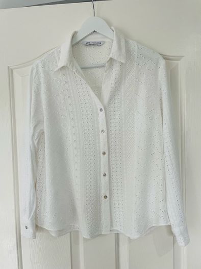 Like New: Zara Crochet Style Blouse/Shirt (Large)