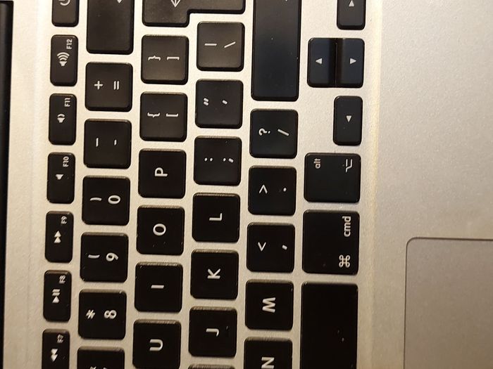 Apple MacBook Air, Model A1466, 13 inch, Needs Ram, has no Ram, excellent condition otherwise
