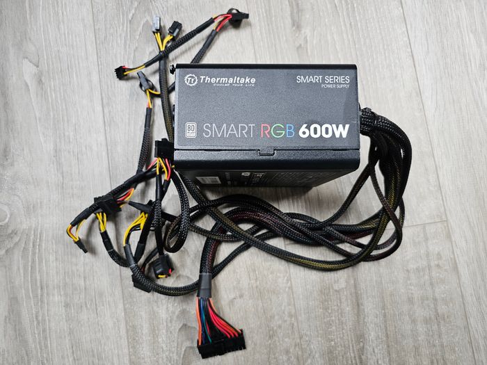 Power Supply Smart RGB 600W 80 Plus Thermaltake