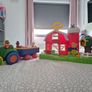 farm play barn and tractor Image 3