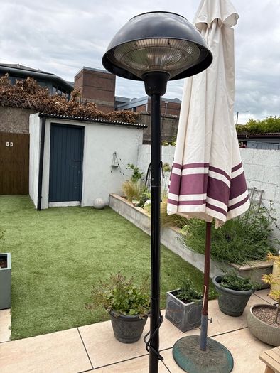Electric outdoor heater