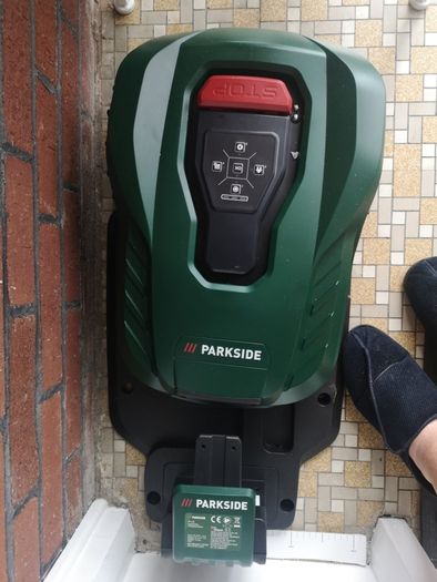 Robot lawnmower