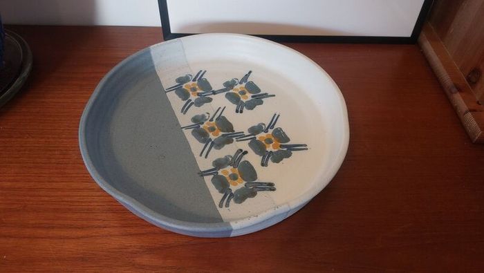 Fabulous Shallow Display Bowl/Platter, Hand-Potted by the Popular and Collectable Irish Potter Suzanne May, Circa 1990's.