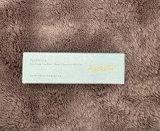 Merit signature lip - Andie