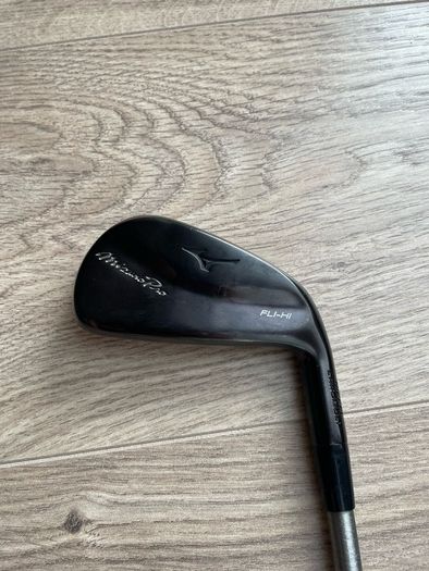 Mizuno Pro Fli-Hi 4 Iron.