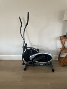 Cross trainer