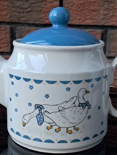 Rare "Sadler", England Ceramic Teapot