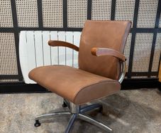 OLYMP 8000 adjustable Salon Chairs