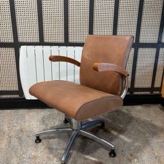 OLYMP 8000 adjustable Salon Chairs