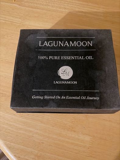 Essential oil diffuser and essential oils set