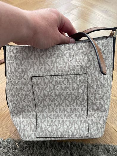 Michael Kors Kimberly Bucket Bag (Crossbody)