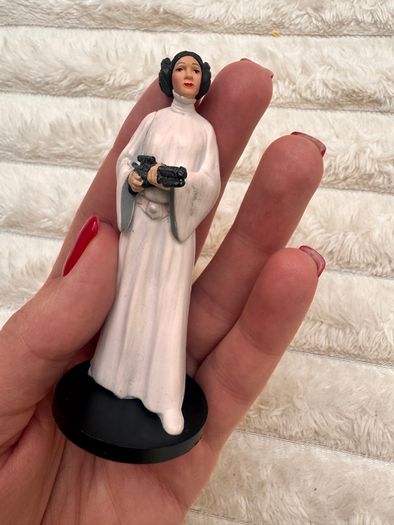 Star Wars Princess Leia Disney Store Cake Topper Action Figure approx. 9 cm. Used Please see photos