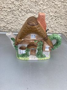 Vintage Teapot  - Cottage