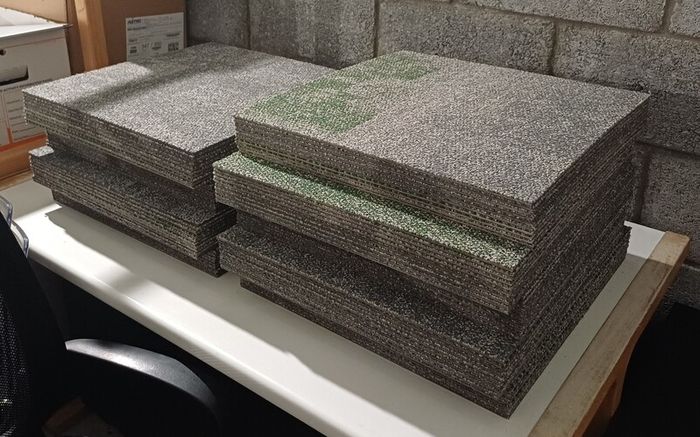 Carpet Tiles - White & Green
