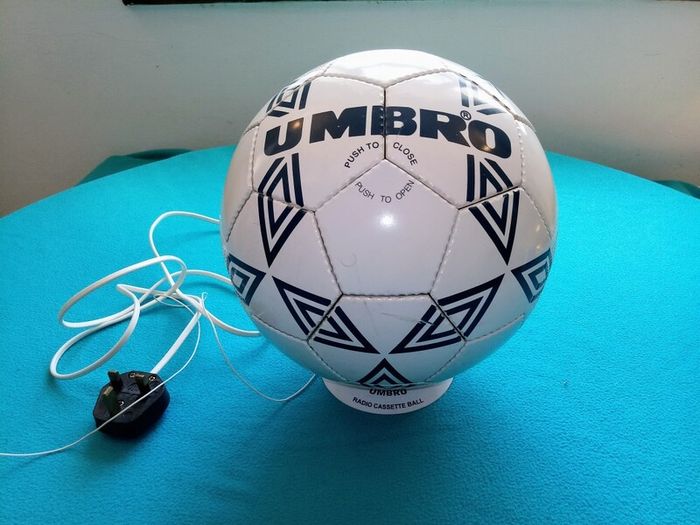 Vintage Umbro Radio Casette Ball