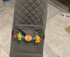 Baby Bjorn bouncer & Flying Friends Toy Bar