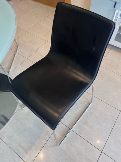glass table and chairs