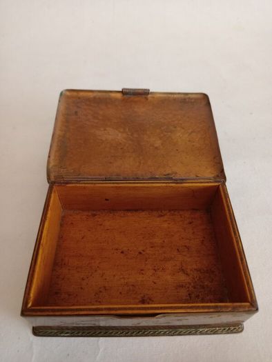 Antique Arts and Crafts Hammered Copper Wood Lined Tobacco Box