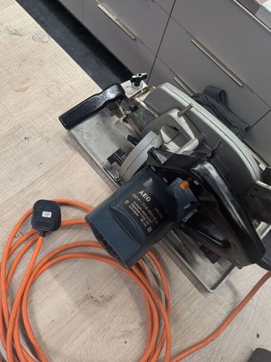 AEG 9in circular saw
