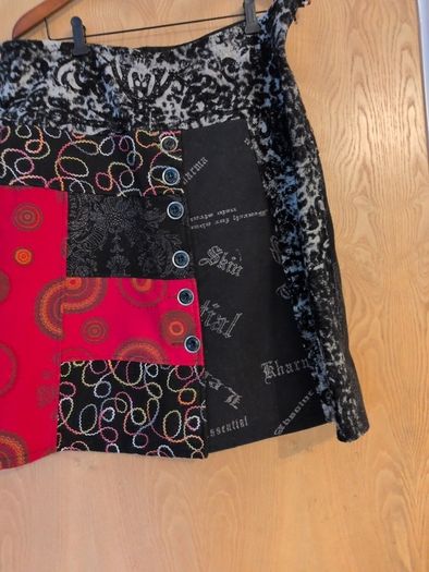 Desigual Black Patterned Skirt .  S. 18-20.