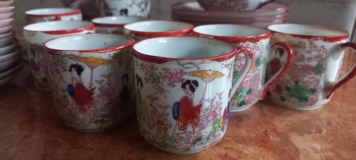 Japanese Maruku china set