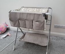 Changing table, fully collapsible