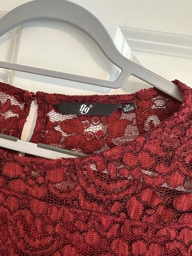 New Fig Women's Burgundy Crochet Top - Size medium