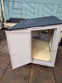 Cat / Dog House