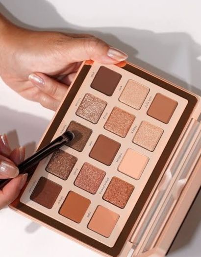 Natasha Denona I need a warm eyeshadow palette