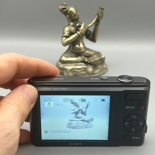Sony DSC-W800 20.1MP Digital Camera Black - Boxed - Mint