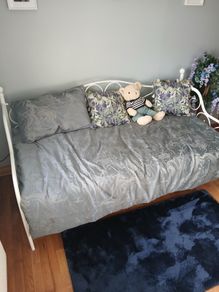 Metal bed xl and matrass