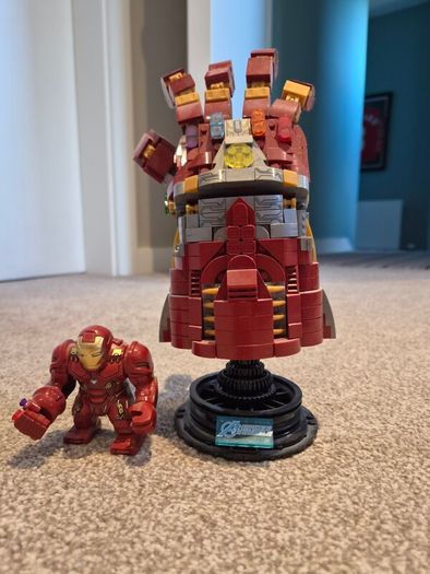 Iron Man Infinity Gauntlet 'Lego' bricks