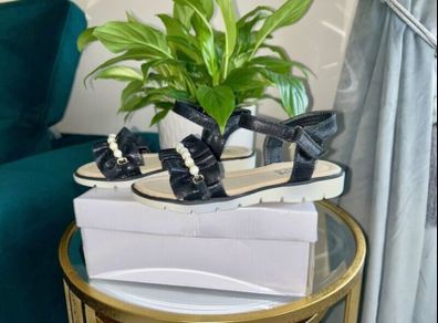 Brand New Girls Black Sandals with Velcro Straps. Size UK 1 / EU 33