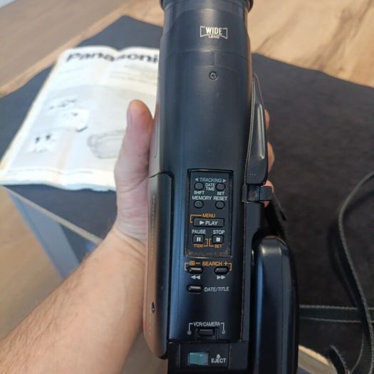 Panasonic RX11 Palmcorder VHS-C Camcorder 21x Zoom