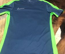Boys nike top size S