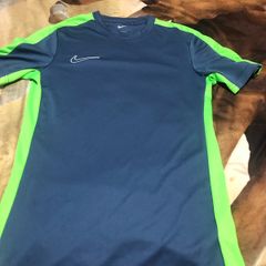 Boys nike top size S