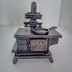 Vintage Bonnie Glo Miniature Cast Iron Stove - Cast Iron Collectible